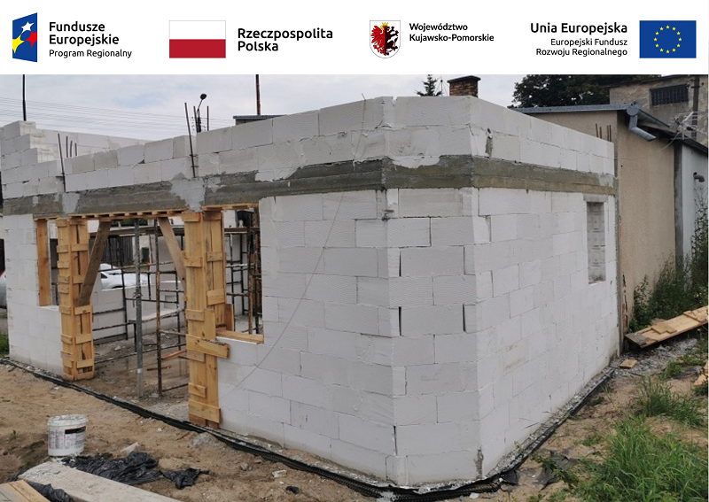 Mury rozbudowanej części świetlicy w Radzimiu