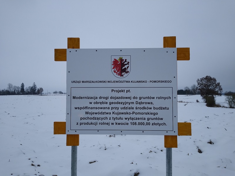 Tablica informacyjna, modernizacja drogi w Dąbrowie