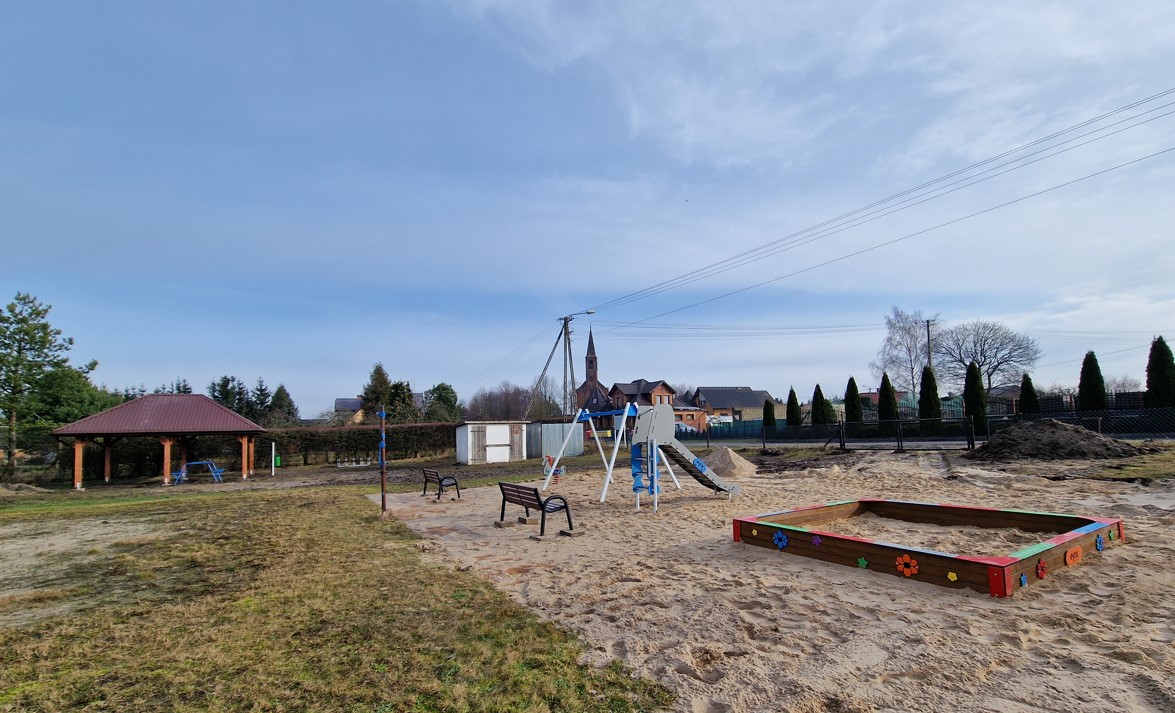 plac zabaw w Obkasie