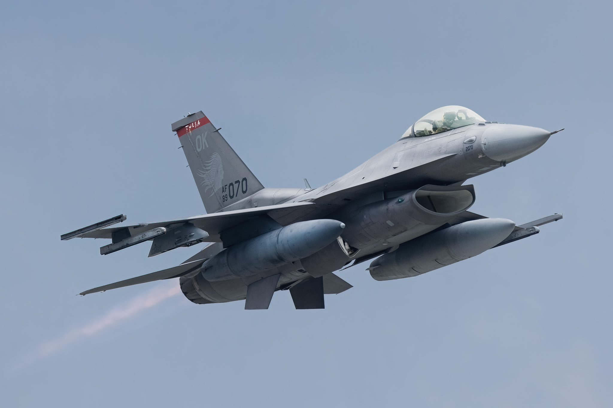 zdjęcie poglądowe samolotu F16